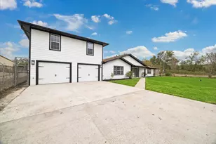 6415 Upshaw Dr, Houston, TX 77396 - Photo 2