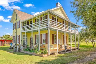 813 Nelson Ave, Port Bolivar, TX 77650 - Photo 2