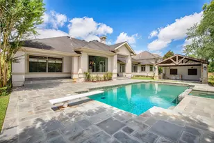 611 Park Ln, Friendswood, TX 77546 - Photo 2