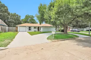 6322 King Post Dr, Houston, TX 77088 - Photo 1