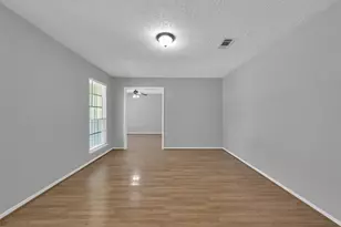 27121 Wells Ln, Oak Ridge North, TX 77385 - Photo 4