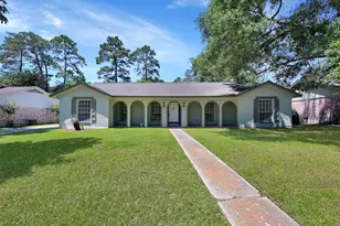 27121 Wells Ln, Oak Ridge North, TX 77385 - Photo 2