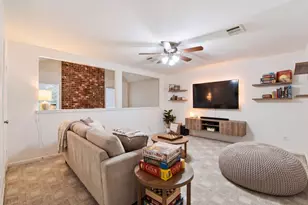 727 Bunker Hill Rd, Houston, TX 77024 - Photo 34