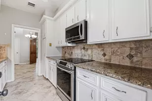 727 Bunker Hill Rd, Houston, TX 77024 - Photo 18