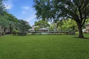 727 Bunker Hill Rd, Houston, TX 77024 - Photo 48