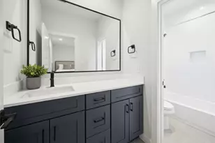 817 Thornton Rd, Houston, TX 77018 - Photo 16