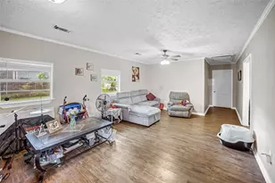 705 Akers St, Angleton, TX 77515 - Photo 4