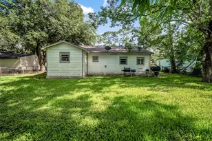 705 Akers St, Angleton, TX 77515 - Photo 14