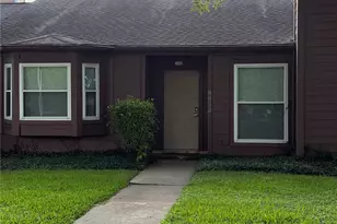 8652 Maplecrest Dr, Houston, TX 77099 - Photo 2