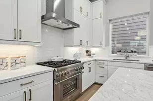 4030 Blossom St, Houston, TX 77007 - Photo 10