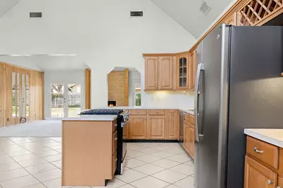 661 S College Street, La Grange, TX 78945 - Photo 6