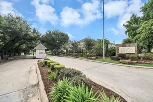 7714 Heron Lakes Dr, Houston, TX 77064 - Photo 2