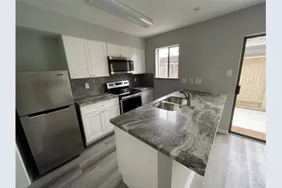 2120 Wilcrest Drive #103, Houston, TX 77042 - Photo 8