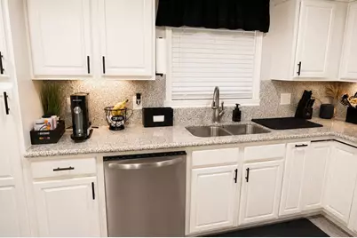 315 E Janisch Road, Houston, TX 77022 - Photo 8