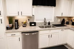 315 E Janisch Rd, Houston, TX 77022 - Photo 8