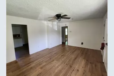 5535 Flamingo Drive, Houston, TX 77033 - Photo 10