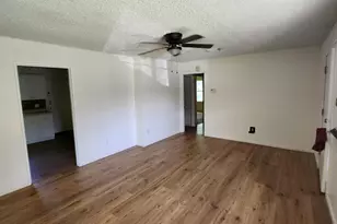 5535 Flamingo Dr, Houston, TX 77033 - Photo 10