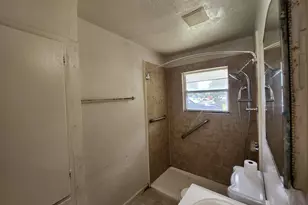 5535 Flamingo Dr, Houston, TX 77033 - Photo 6