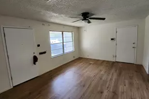 5535 Flamingo Dr, Houston, TX 77033 - Photo 12