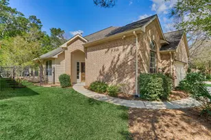 98 N Country Gate Cir, The Woodlands, TX 77384 - Photo 2