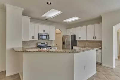 98 N Country Gate Circle, The Woodlands, TX 77384 - Photo 12