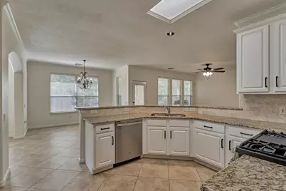 98 N Country Gate Circle, The Woodlands, TX 77384 - Photo 14