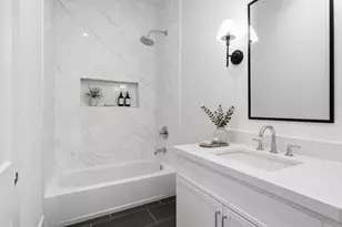1002 E 25th St, Houston, TX 77009 - Photo 18
