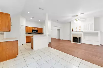 7 Currymead Place, The Woodlands, TX 77382 - Photo 18