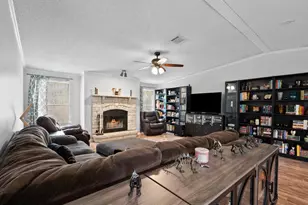 4 Ripple Creek Dr, Huntsville, TX 77320 - Photo 8