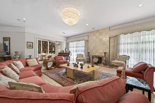 8103 Lake Edge Ct, Houston, TX 77071 - Photo 6