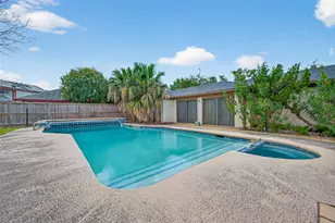 8103 Lake Edge Ct, Houston, TX 77071 - Photo 32