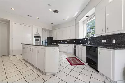 8103 Lake Edge Court, Houston, TX 77071 - Photo 12