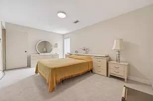 8103 Lake Edge Ct, Houston, TX 77071 - Photo 24