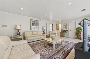 8103 Lake Edge Ct, Houston, TX 77071 - Photo 10