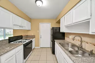 3707 Darlinghurst Dr, Houston, TX 77045 - Photo 16