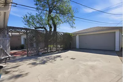 501 Dolphin Place, Corpus Christi, TX 78411 - Photo 2