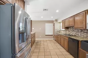 501 Dolphin Pl, Corpus Christi, TX 78411 - Photo 16