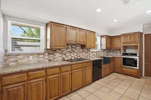 501 Dolphin Pl, Corpus Christi, TX 78411 - Photo 14