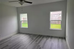 9606 Scarlet Robin Ln, Houston, TX 77078 - Photo 10
