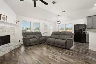 847 Crystal Bay Ln, League City, TX 77573 - Photo 10