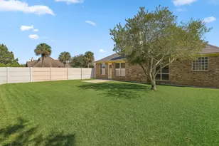 847 Crystal Bay Ln, League City, TX 77573 - Photo 24