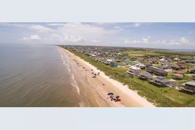 983 W Verdia Drive, Crystal Beach, TX 77650 - Photo 1