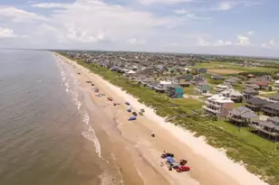 983 W Verdia Dr, Crystal Beach, TX 77650 - Photo 1