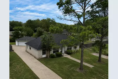 1710 Longhorn Avenue, Bay City, TX 77414 - Photo 2