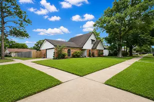 814 El Toro Ln, Houston, TX 77062 - Photo 18