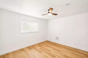 814 El Toro Ln, Houston, TX 77062 - Photo 14