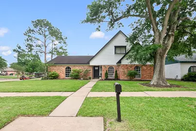 814 El Toro Lane, Houston, TX 77062 - Photo 1