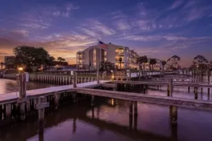 201 Yacht Club Ln, Seabrook, TX 77586 - Photo 2