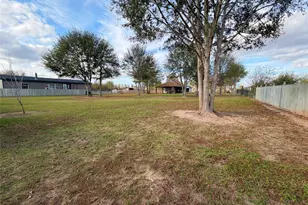 369 County Road 3556 Rd, Cleveland, TX 77327 - Photo 2