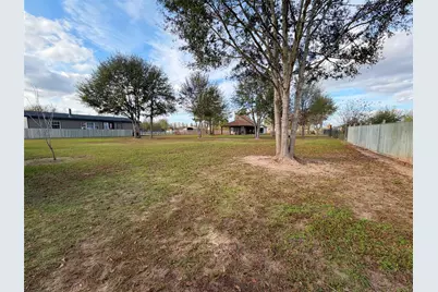 369 County Road 3556 Road, Cleveland, TX 77327 - Photo 2
